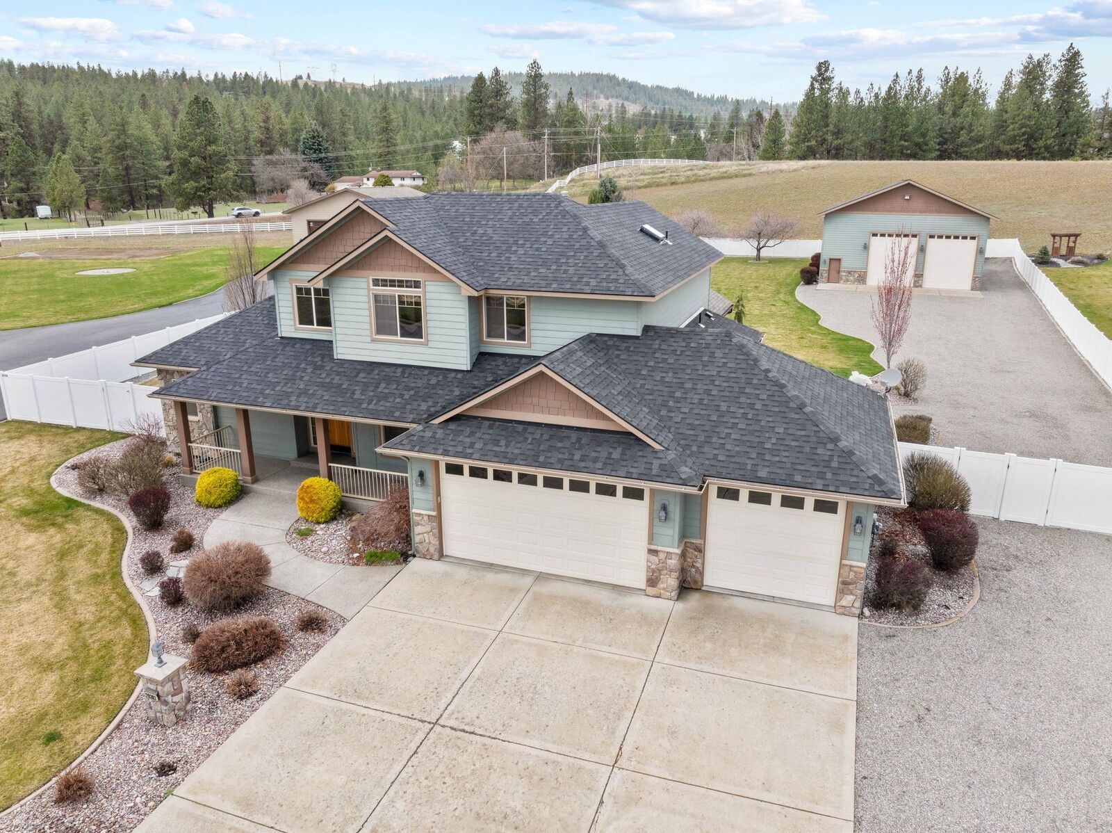 Property Photo:  20303 E Happy Trails Ln  WA 99027 