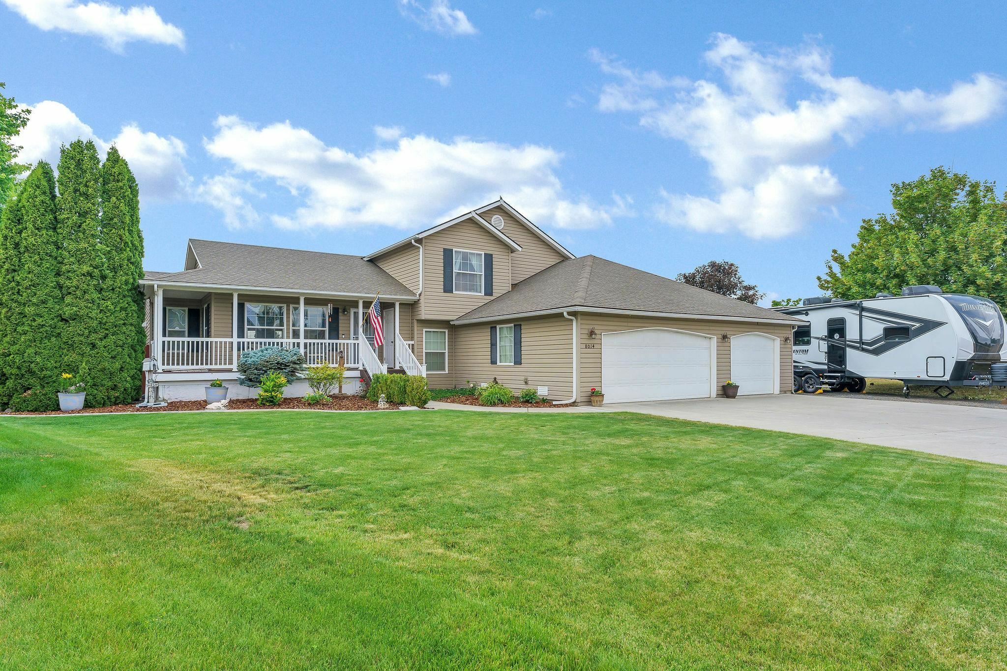 Property Photo: 8014 S Blackberry St WA 99004