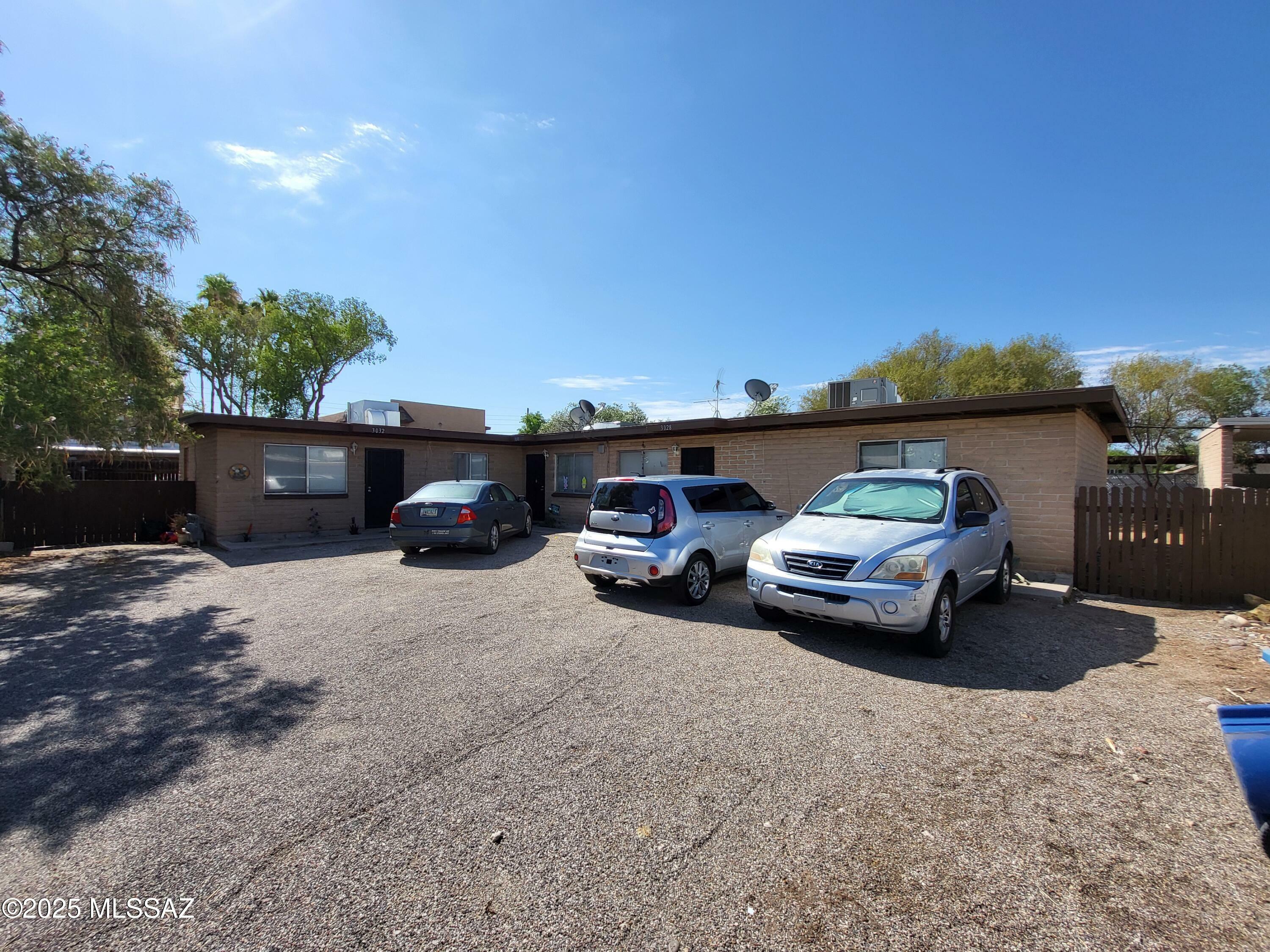 Property Photo:  3028-3032 E Presidio Road  AZ 85716 