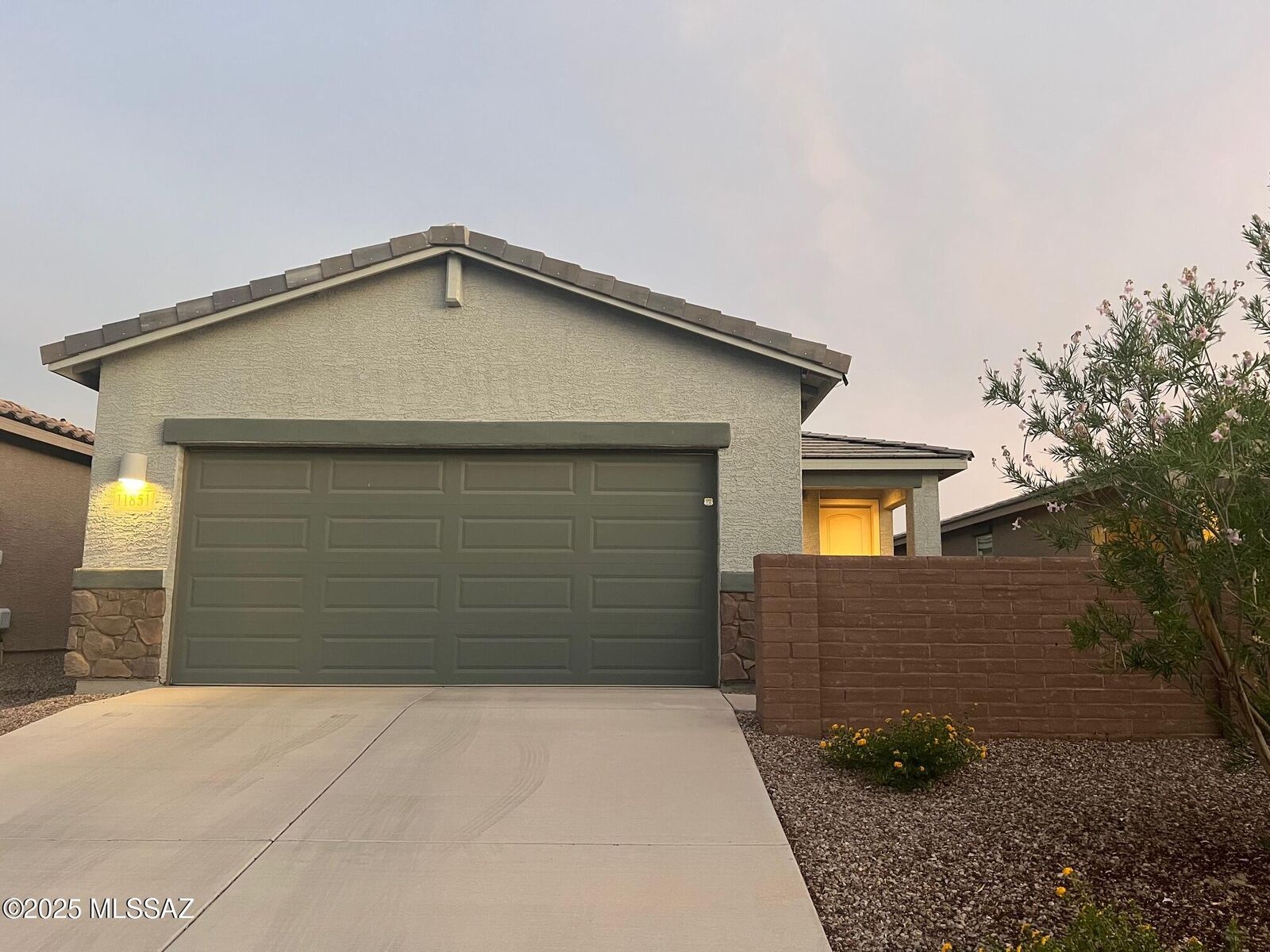 Property Photo: 11851 W Rancho Drive AZ 85653