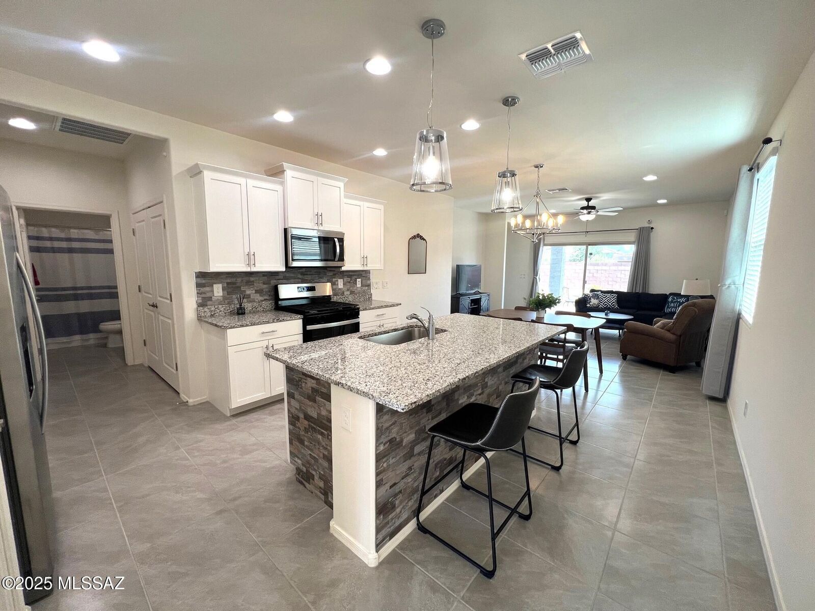 Property Photo: 11851 W Rancho Drive AZ 85653
