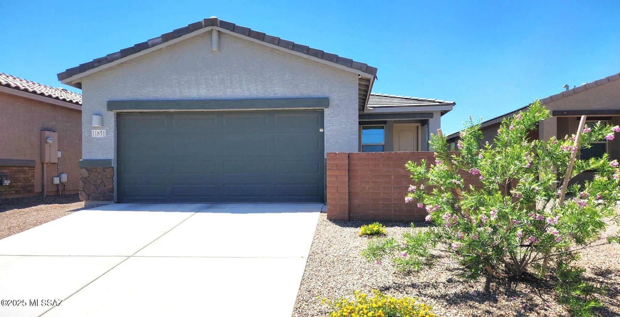 Property Photo: 11851 W Rancho Drive AZ 85653