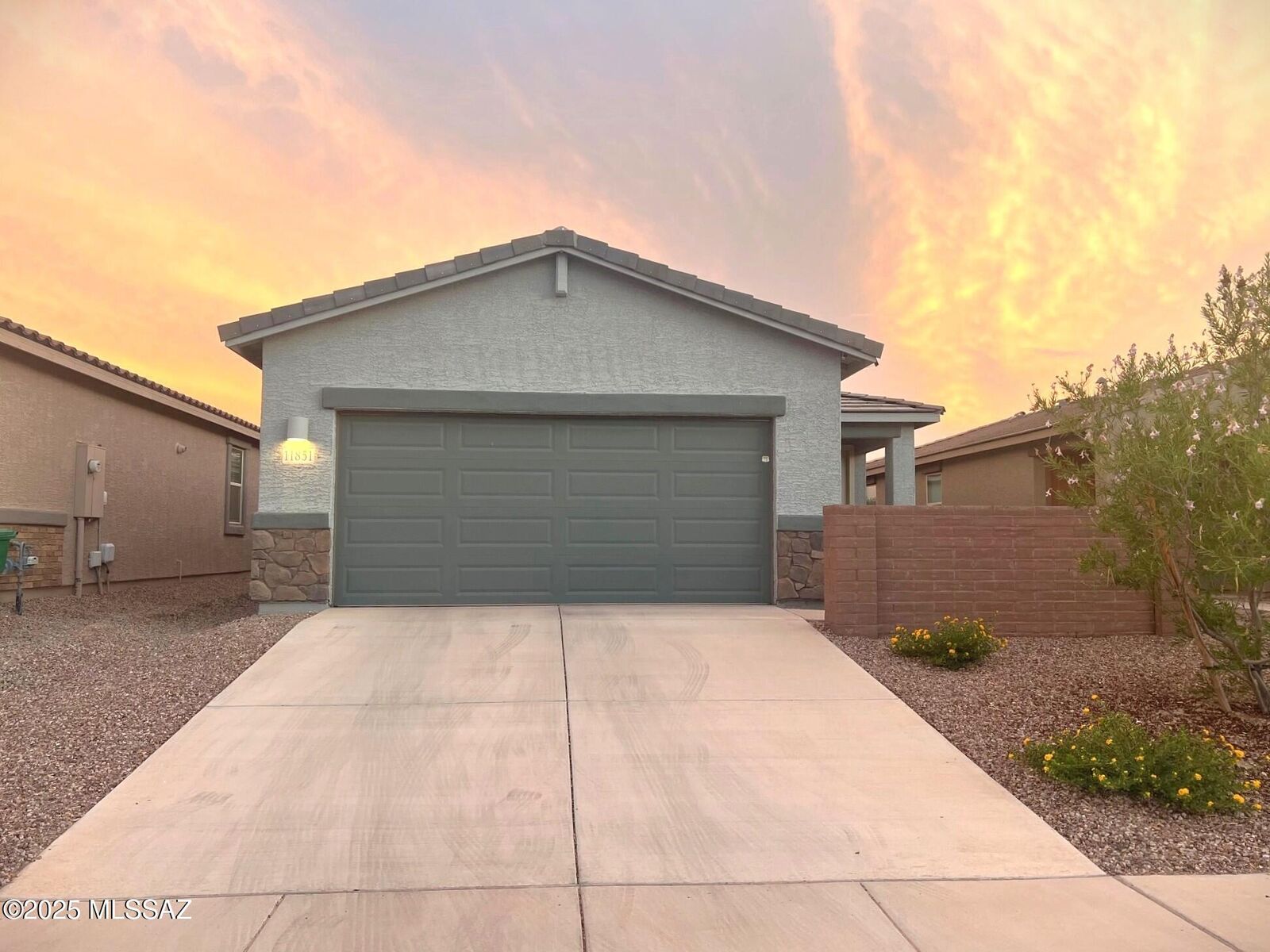 Property Photo:  11851 W Rancho Drive  AZ 85653 