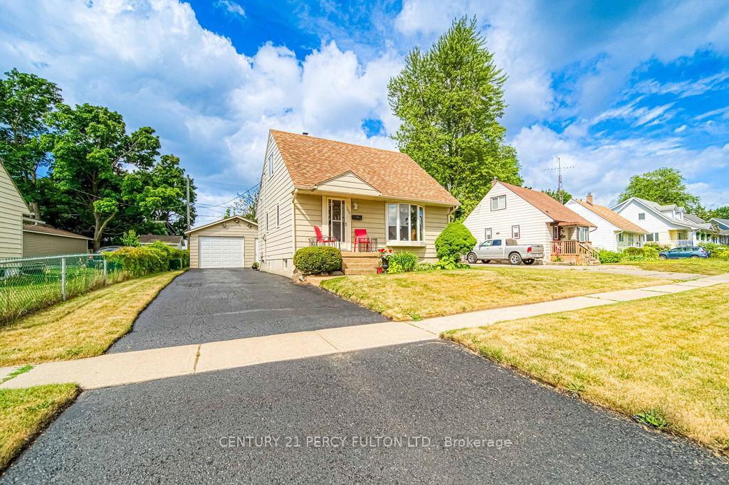 Property Photo: 106 Admiral Road ON L1S 2P1