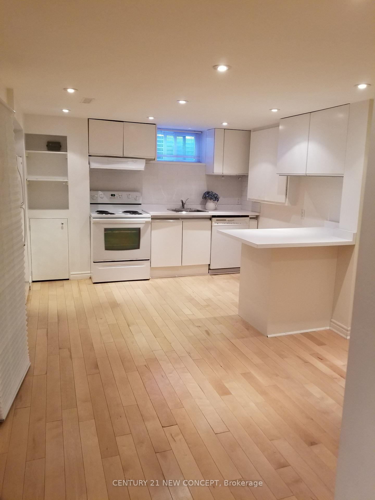 Property Photo: 17 Annapearl Court Bsmt ON M2N 4H6
