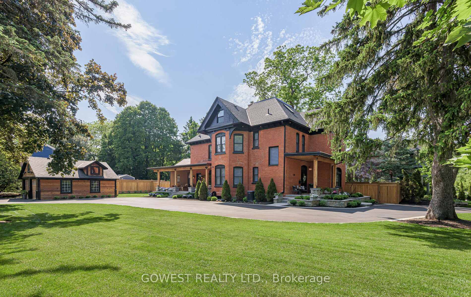 Photo de la propriété: 376 Chartwell Road ON L6J 4A3