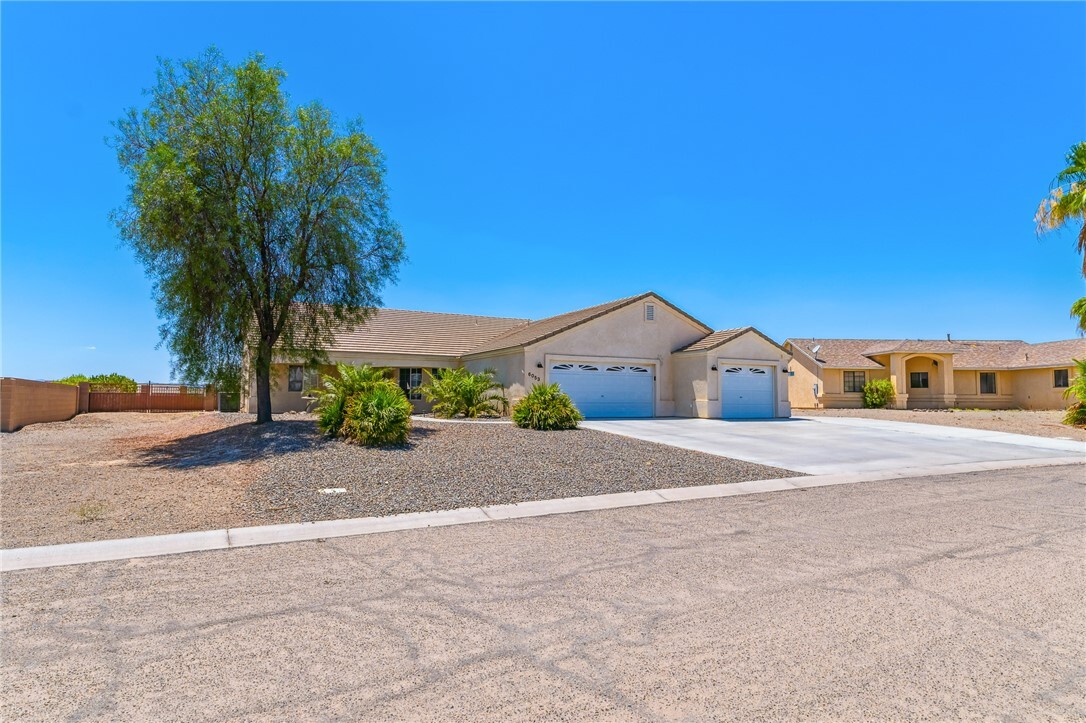 Property Photo: 6053 S Klamath Loop AZ 86426