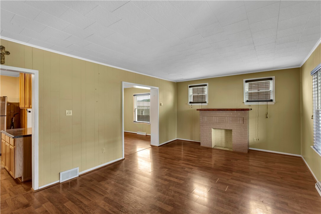 Property Photo: 322 4th St PA 16117