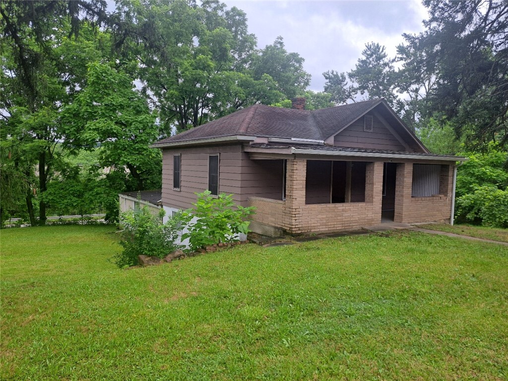 Property Photo: 714 Old Overhead Bridge Rd PA 15697