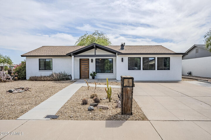 Property Photo: 1 W Rice Drive AZ 85283