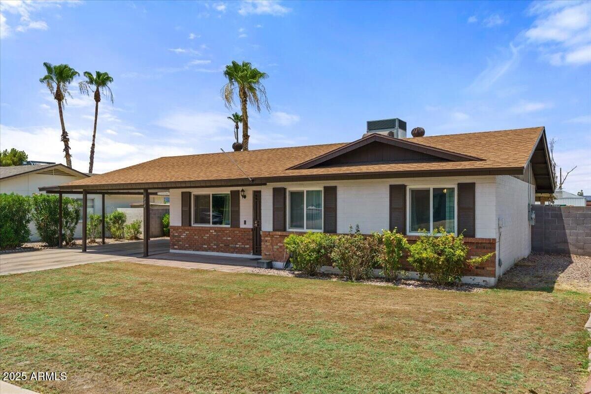 Property Photo: 722 N Cedar Street AZ 85233