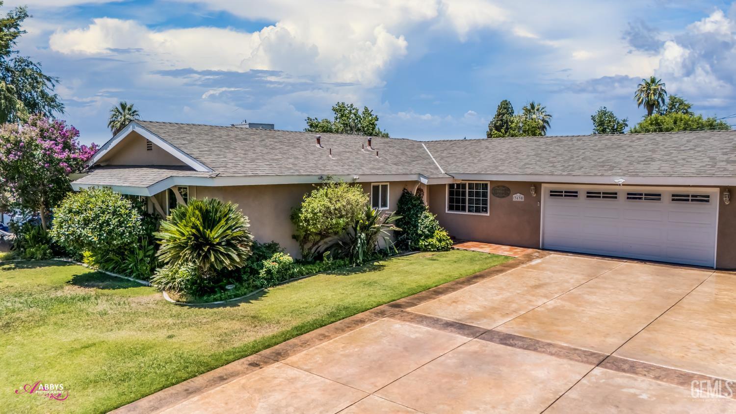 Property Photo:  3630 Redlands Drive  CA 93306 