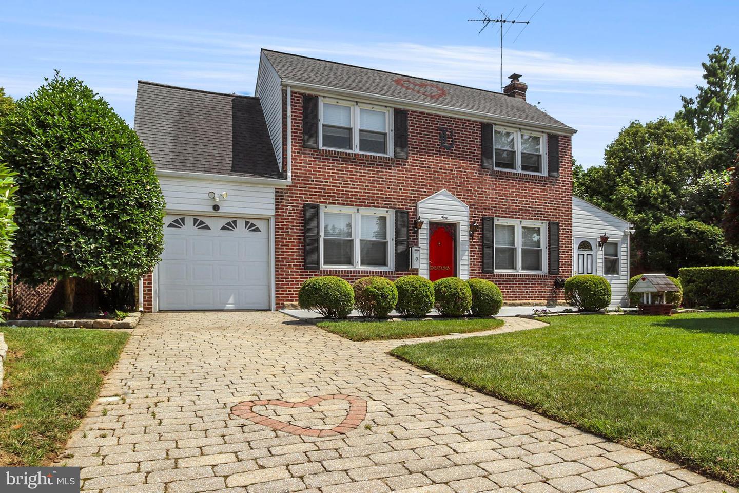 Property Photo: 9 Strathaven Drive PA 19008