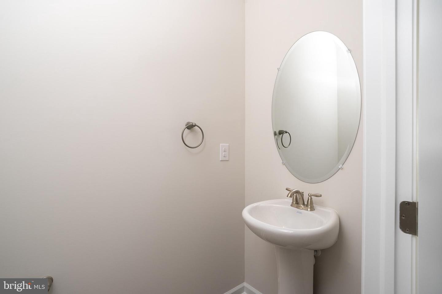 Property Photo: 28 Elliot Ln NJ 08060