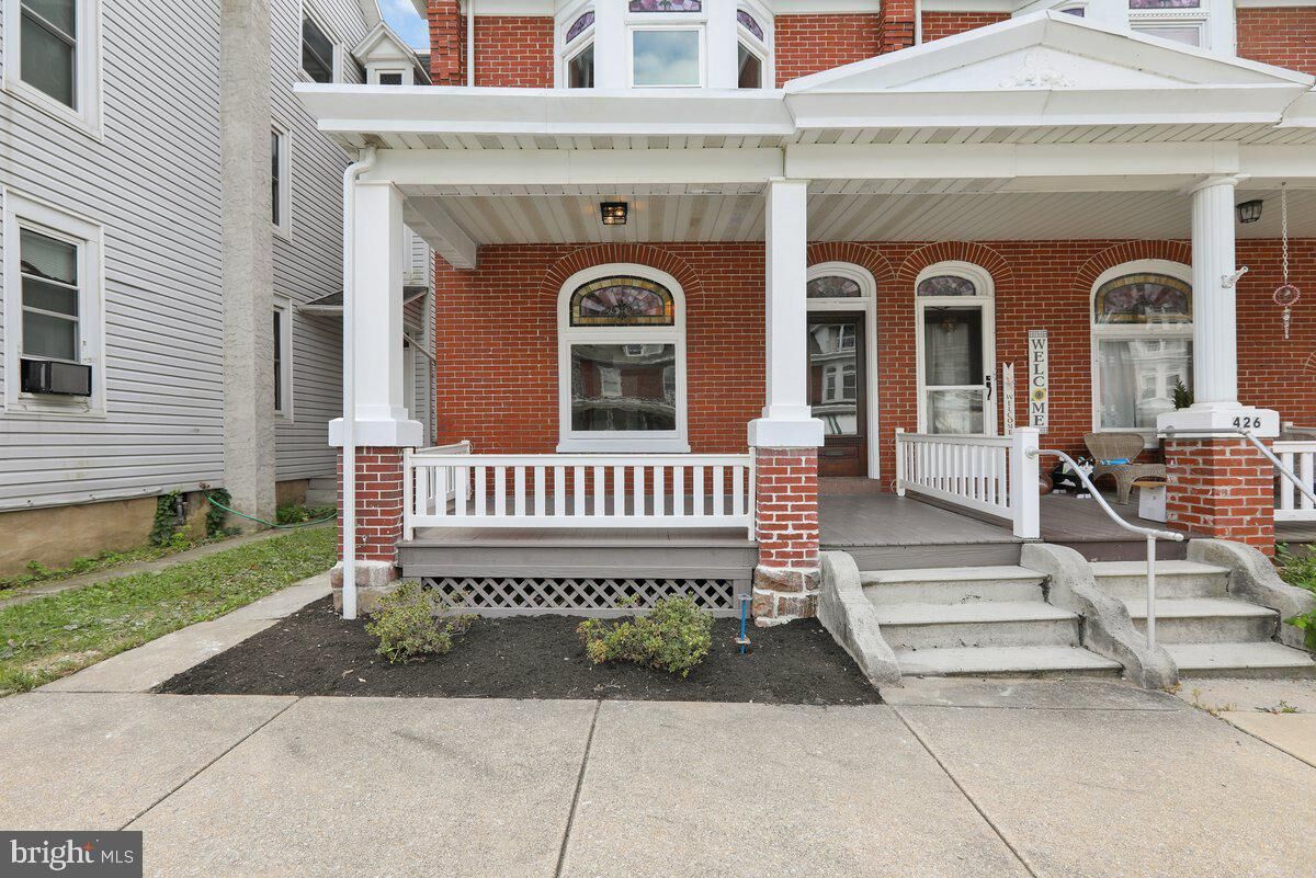 Property Photo: 424 Walnut Street PA 17517
