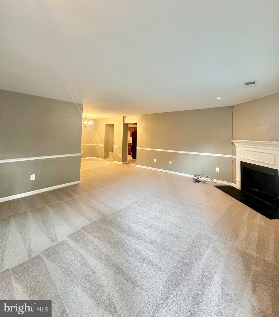 Property Photo: 1102 N Stafford Street 1 VA 22201