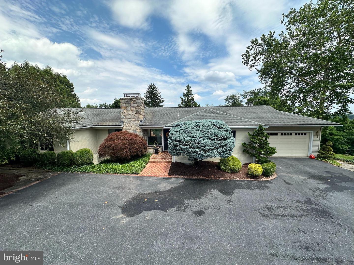 Property Photo: 2840 Sunset Drive PA 17011
