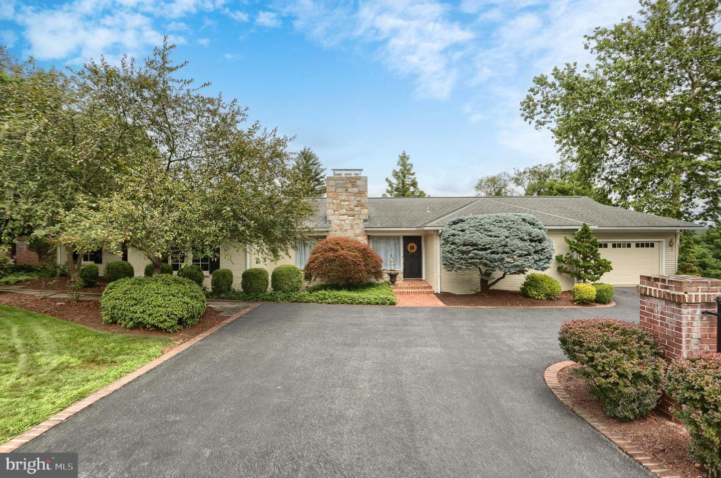 Property Photo:  2840 Sunset Drive  PA 17011 