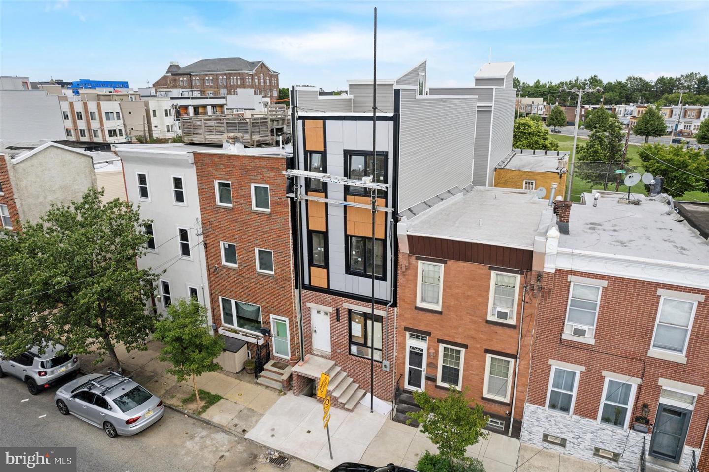 2439 E Huntingdon Street  Philadelphia PA 19125 photo