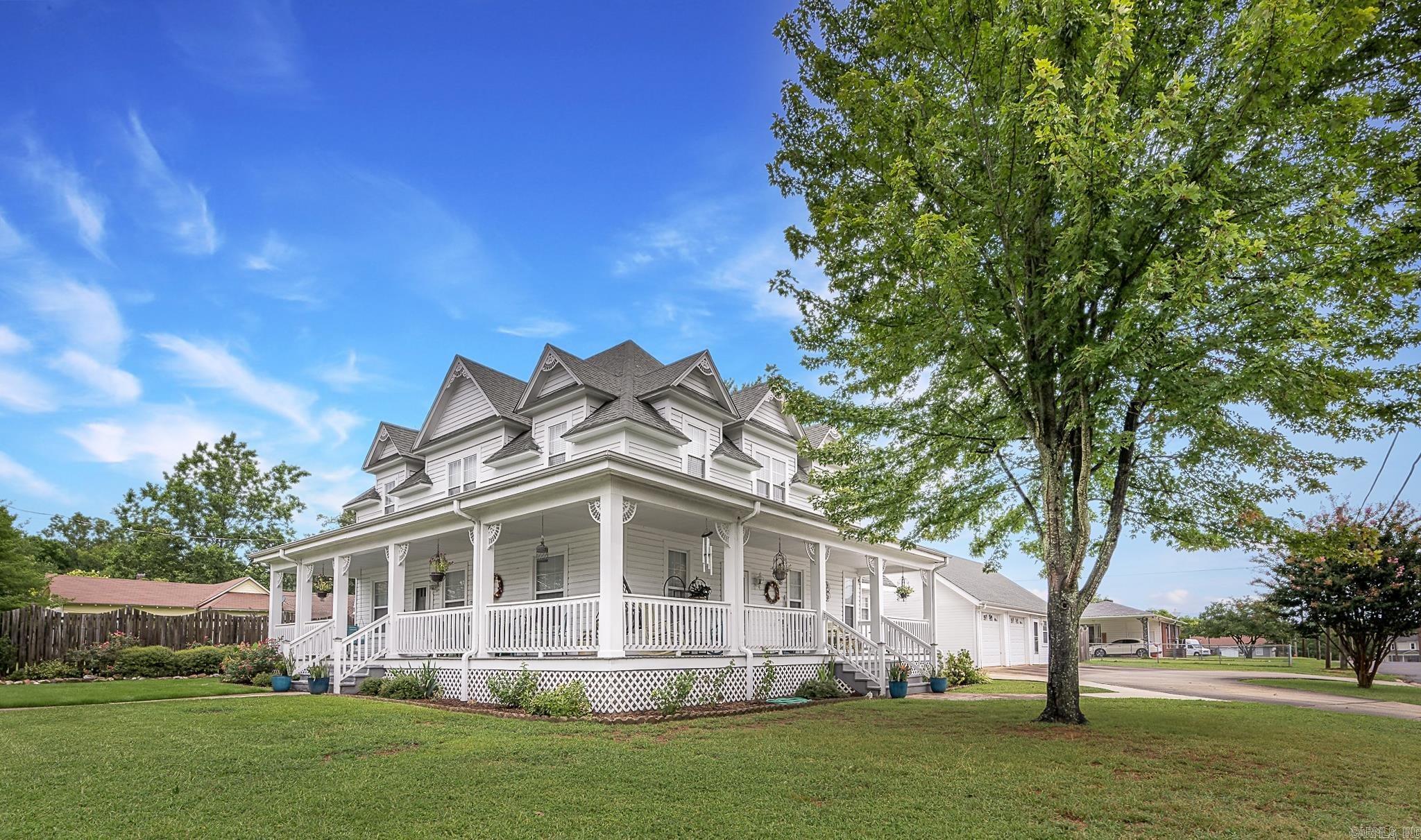 Property Photo: 310 Tenth Street AR 71953