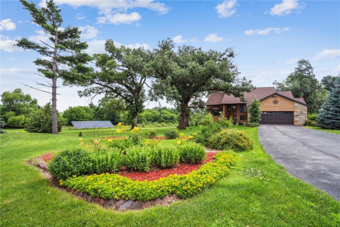 Property Photo:  5524 Cimarron Court  IA 52302 