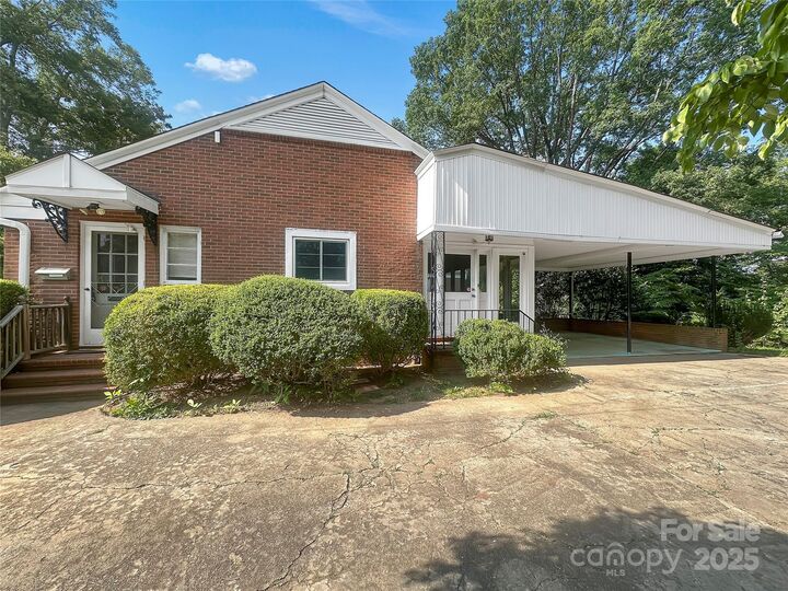 Property Photo: 208 N Gaston Street NC 28086