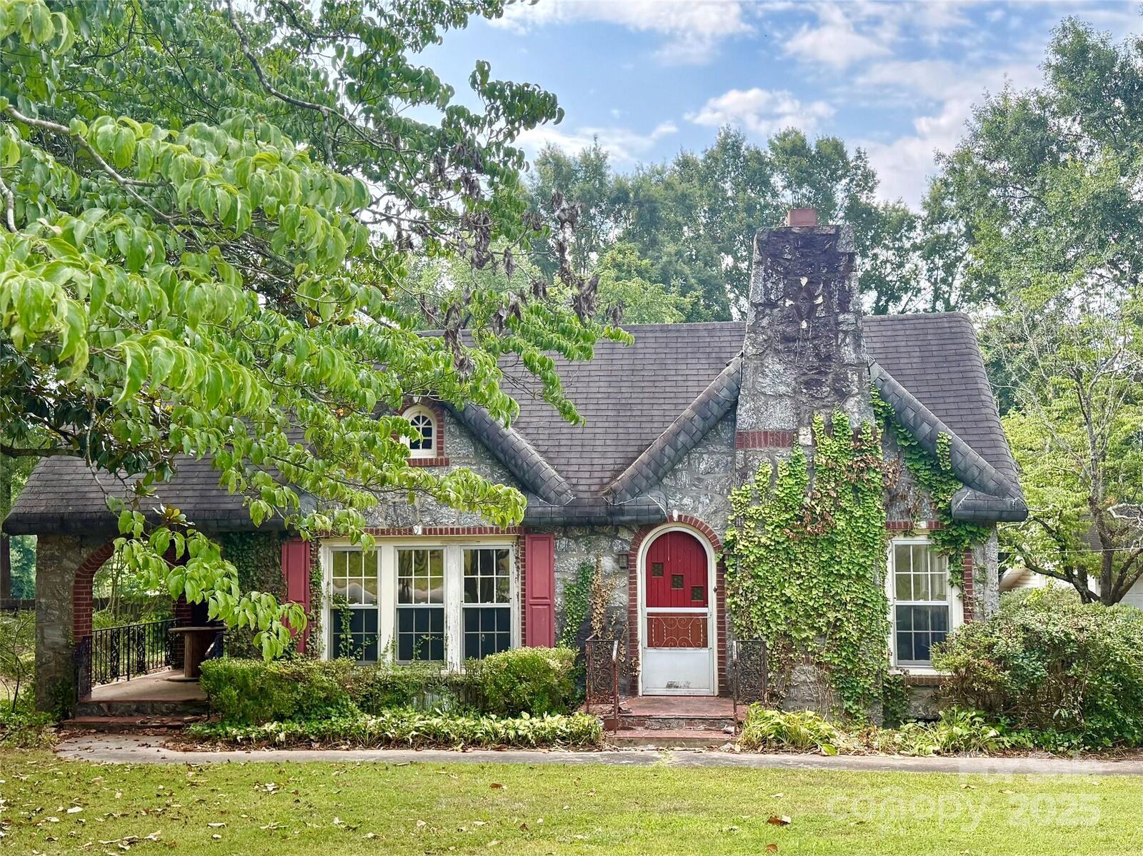 Property Photo:  3985 1st Avenue SW  NC 28602