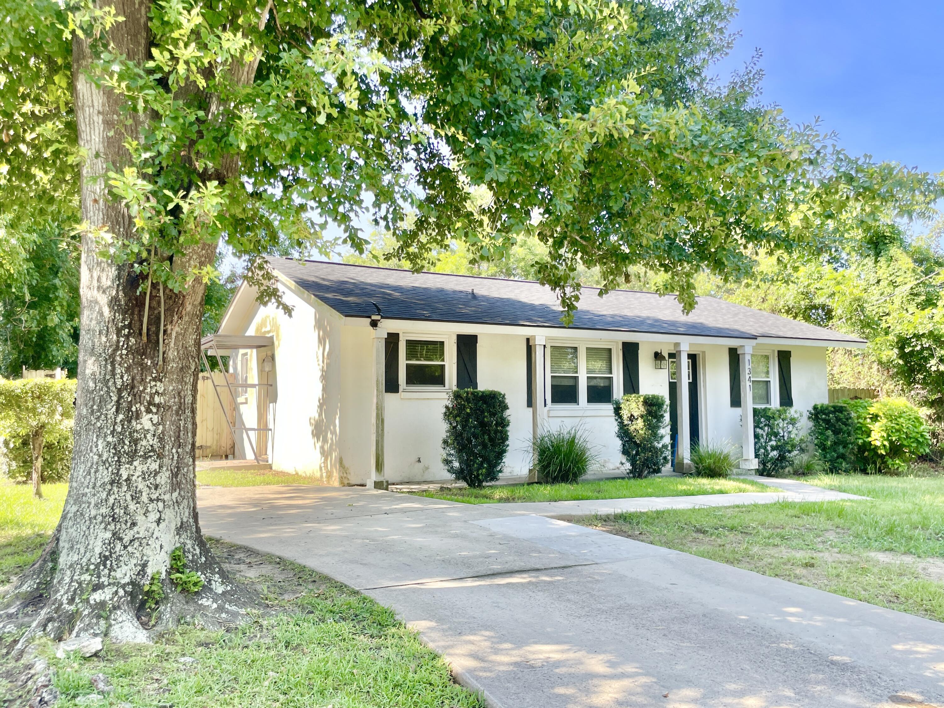 Property Photo: 1341 Wallerton Avenue SC 29407