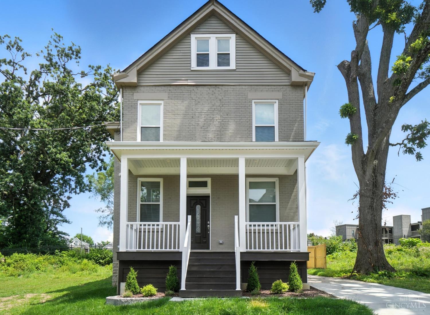 Property Photo: 1582 Dixmont Avenue OH 45207