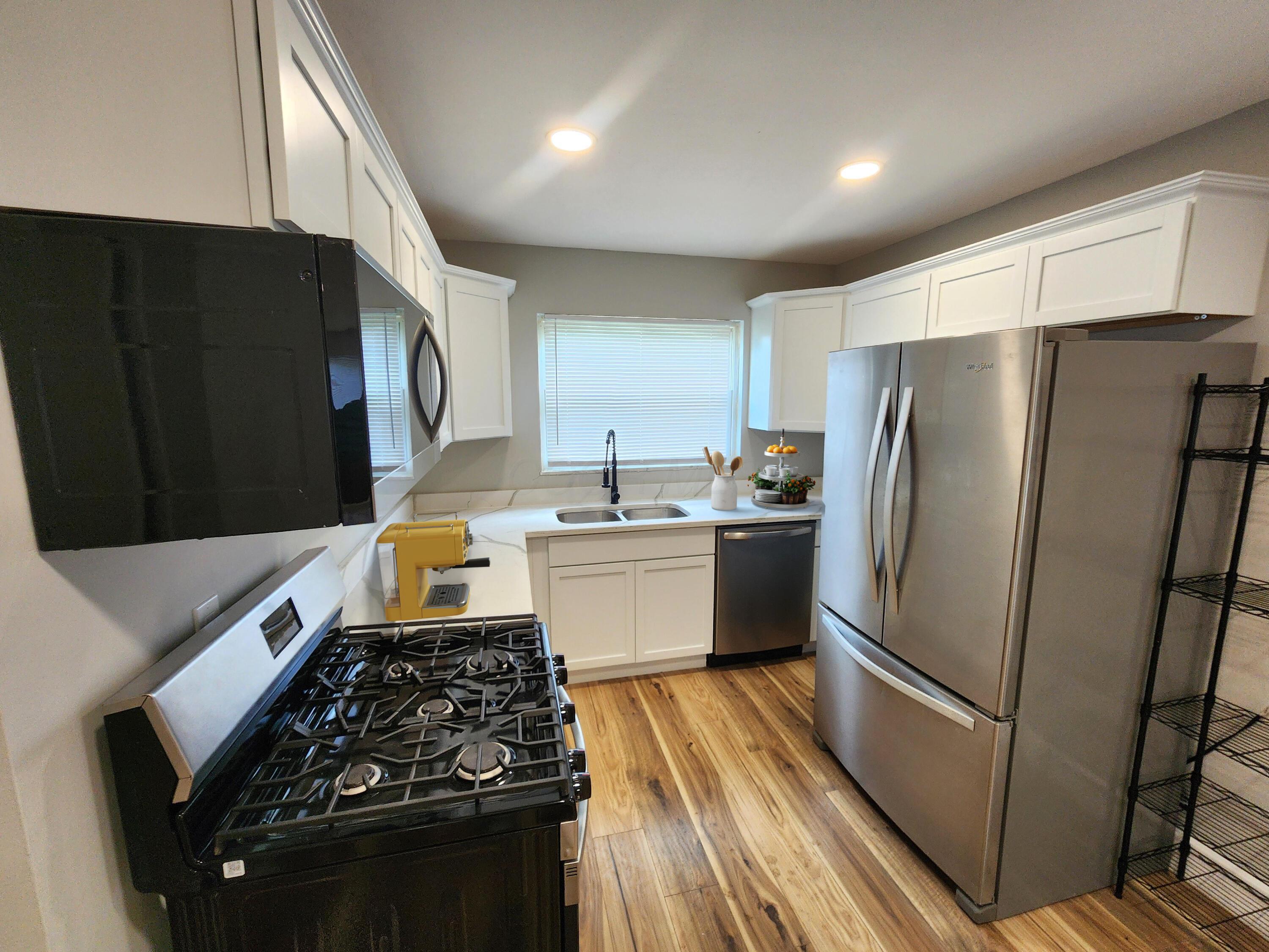 Property Photo: 1826 Fleming Road OH 43232