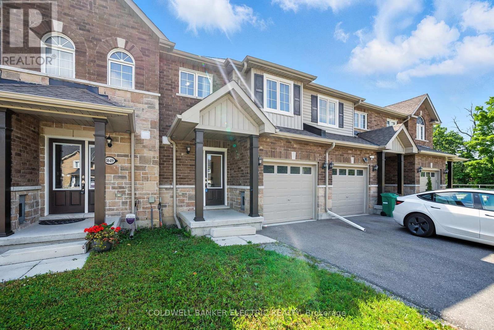 Property Photo: 1651 Hetherington Drive ON K9L 0G6