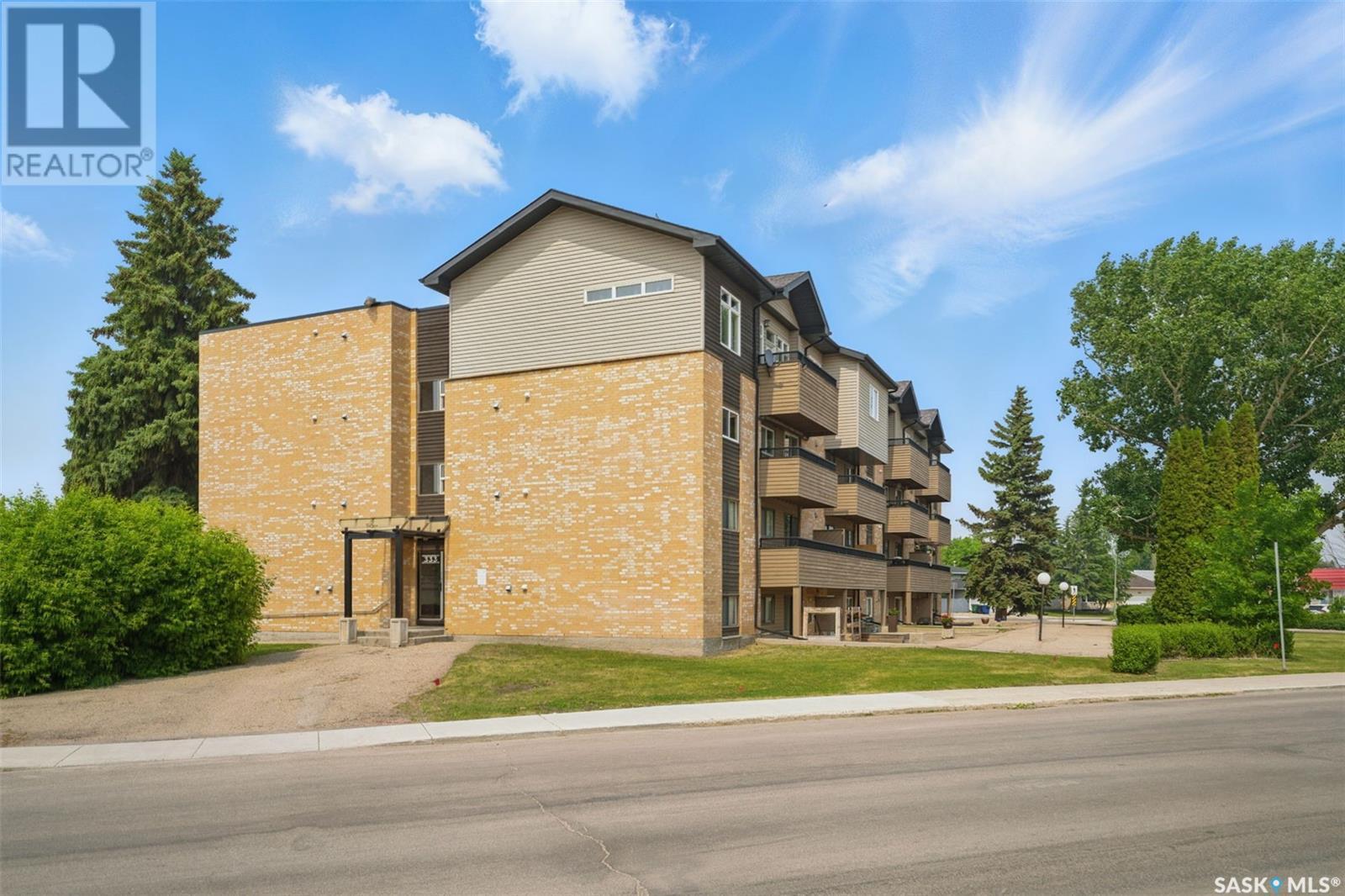 Property Photo: 401 333 Silverwood Road SK S7K 6G1