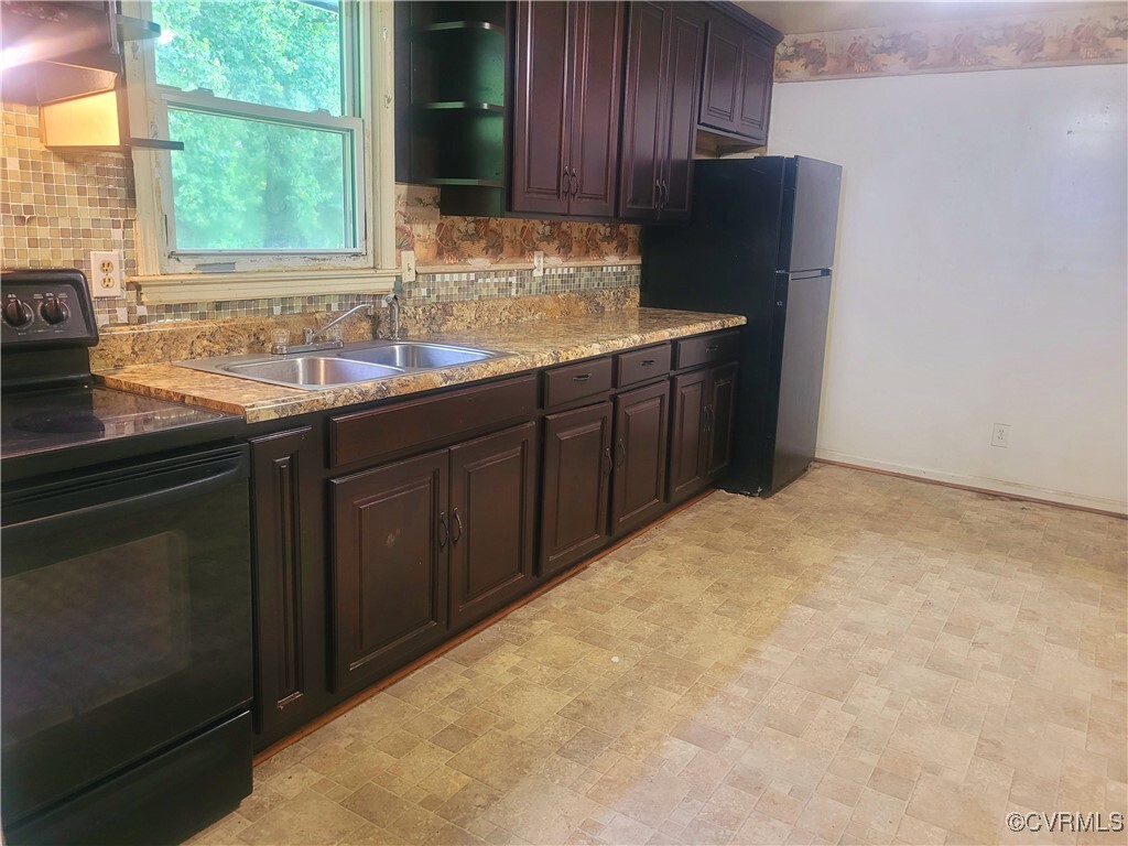 Property Photo: 422 Walnut Street VA 23803