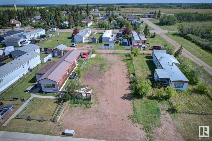 Property Photo:  4828 48 Avenue  AB T0B 0W0 