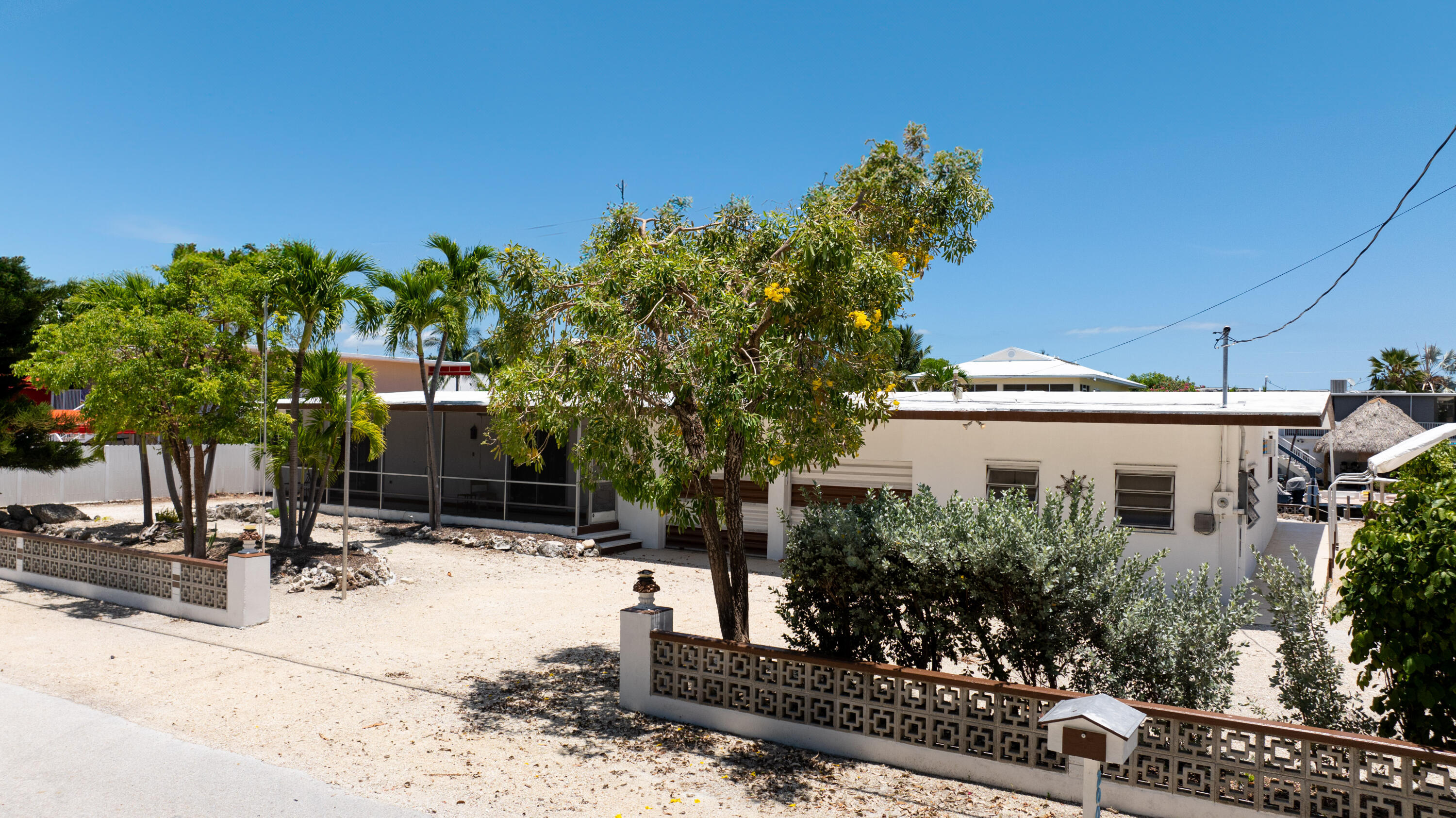 Property Photo: 214 Pueblo Street FL 33070