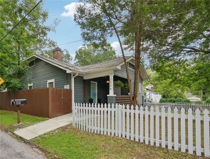 Property Photo: 1310 Hartford Avenue SW GA 30310