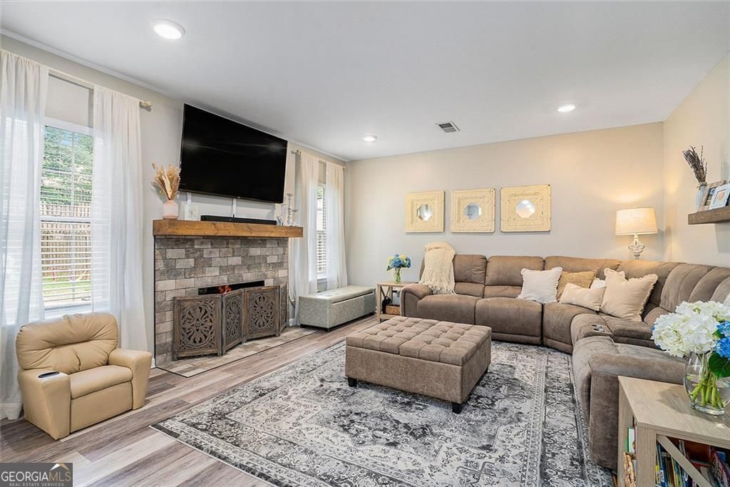 Property Photo: 1040 Crabapple Lake Circle GA 30076