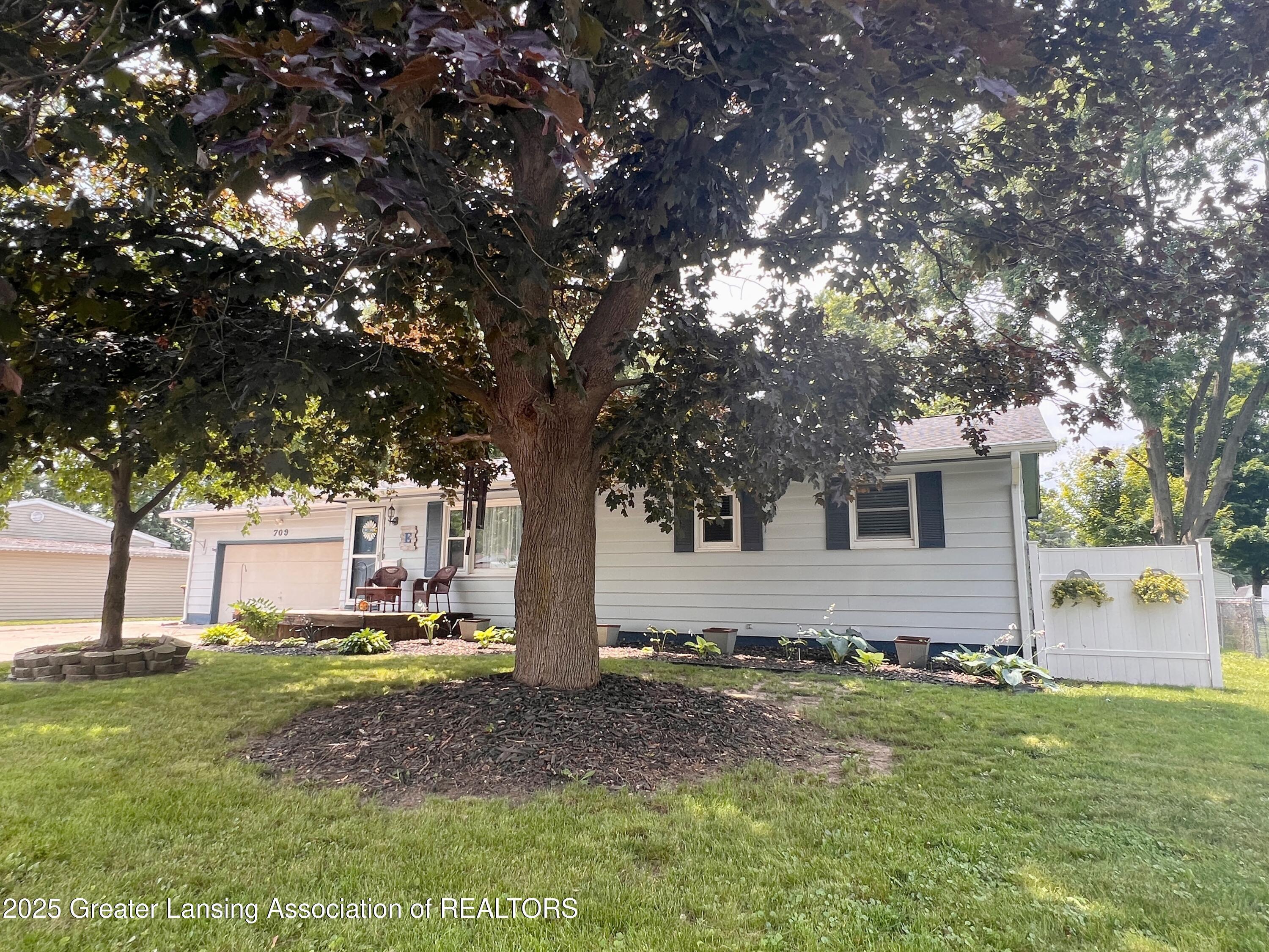 Property Photo:  709 N Mead Street  MI 48879 