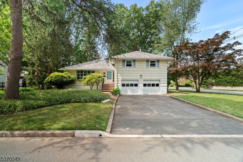 2 Churchill Rd  Cresskill Boro NJ 07626 photo