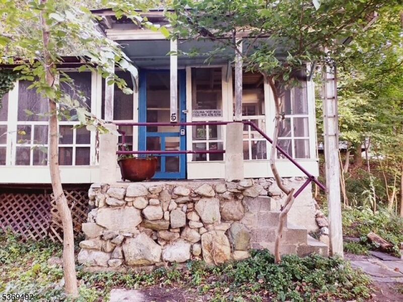 Property Photo:  5 Ash Ln  NJ 07823 