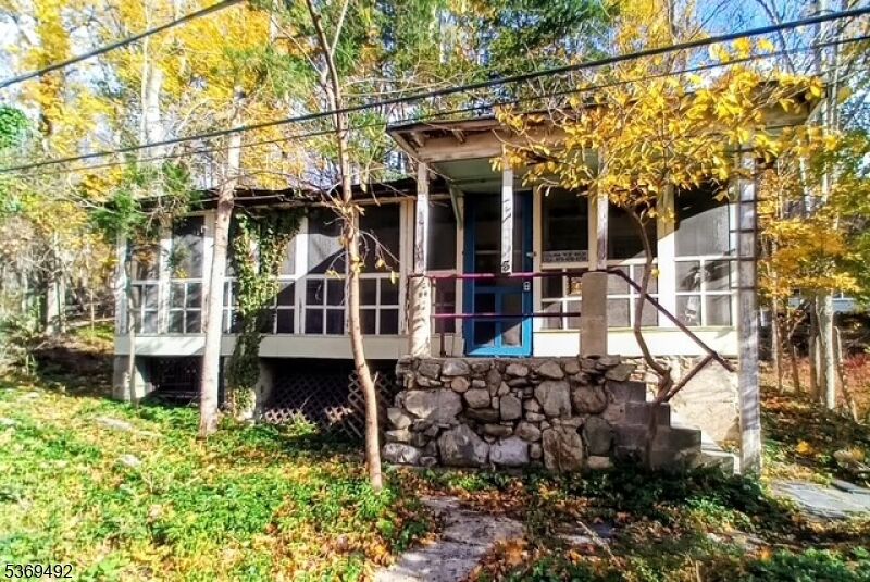 Property Photo:  5 Ash Ln  NJ 07823