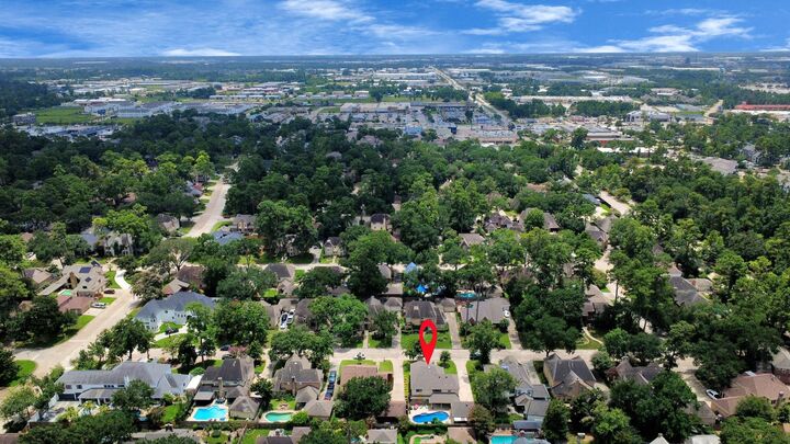 Property Photo: 6906 Apple Valley Lane TX 77069