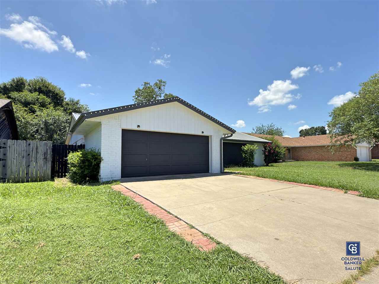 Property Photo: 7608 NW Kingsbury Ave OK 73505