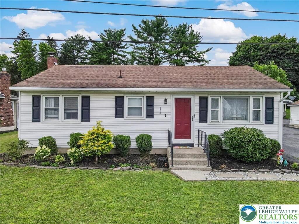 Property Photo: 489 Sportsman Club Road PA 18064