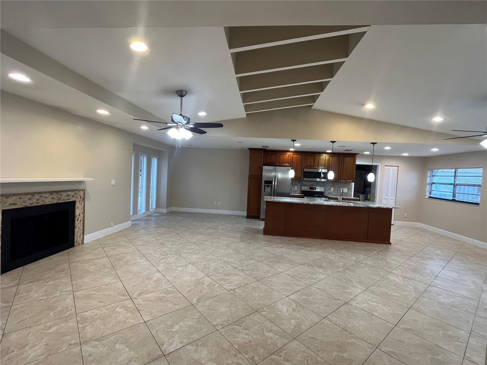 Property Photo: 8301 Lago Vista Drive FL 33614