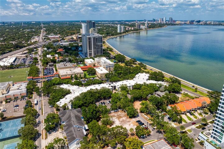 Property Photo:  3325 Bayshore Boulevard E14  FL 33629 