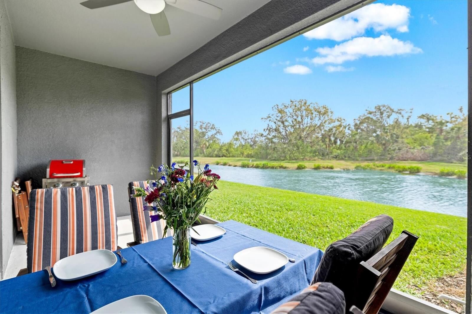 Property Photo: 8648 Milestone Drive FL 34238