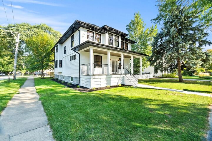 415 N Haddow Avenue  Arlington Heights IL 60004 photo