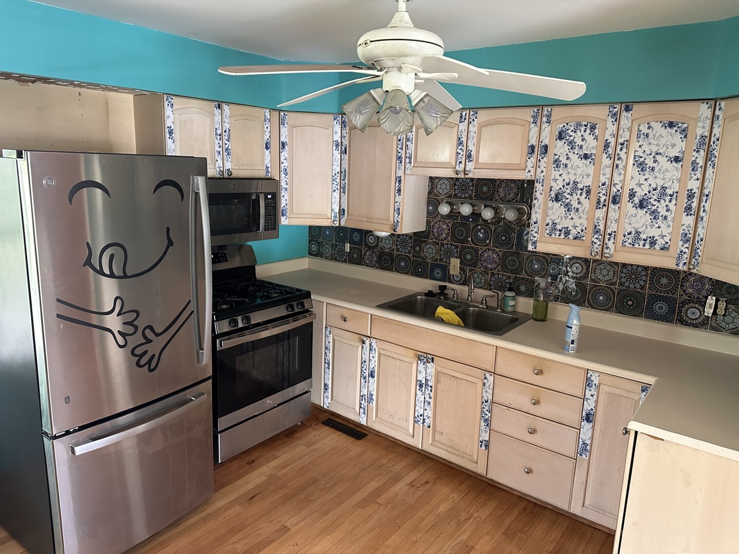 Property Photo: 1314 Moore Avenue IL 60174
