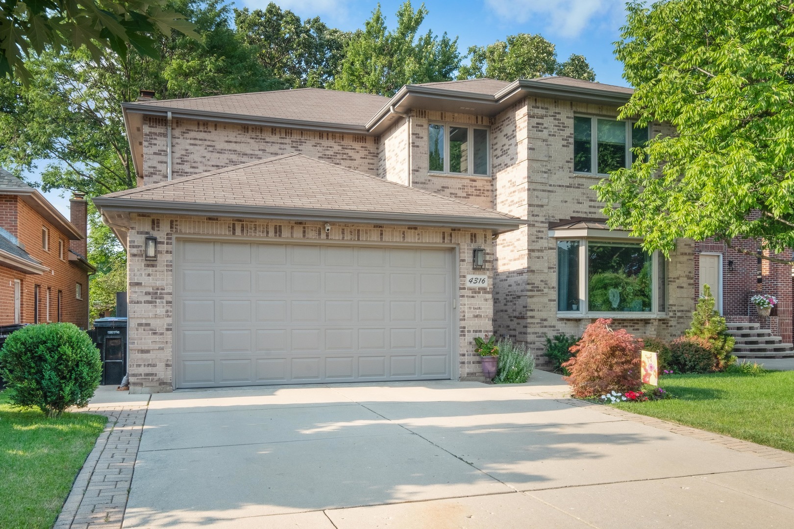 Property Photo: 4316 W Summerdale Avenue IL 60630